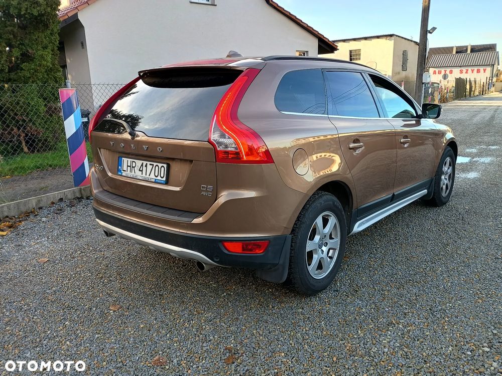 Volvo XC 60 D5 AWD Momentum - 4