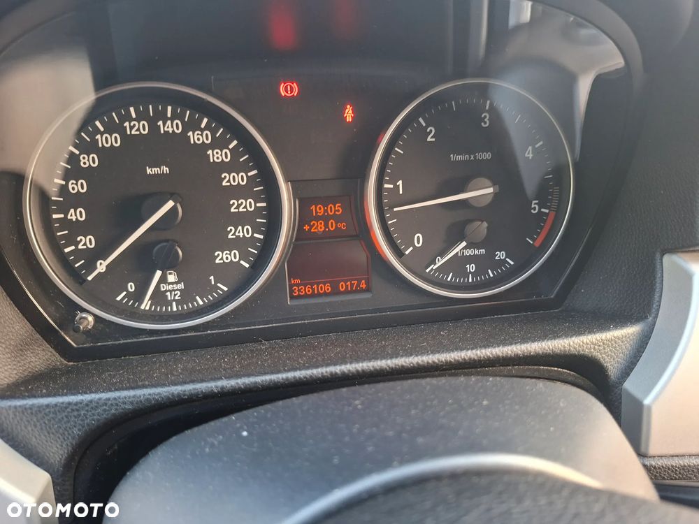 BMW Seria 3 330d xDrive - 17