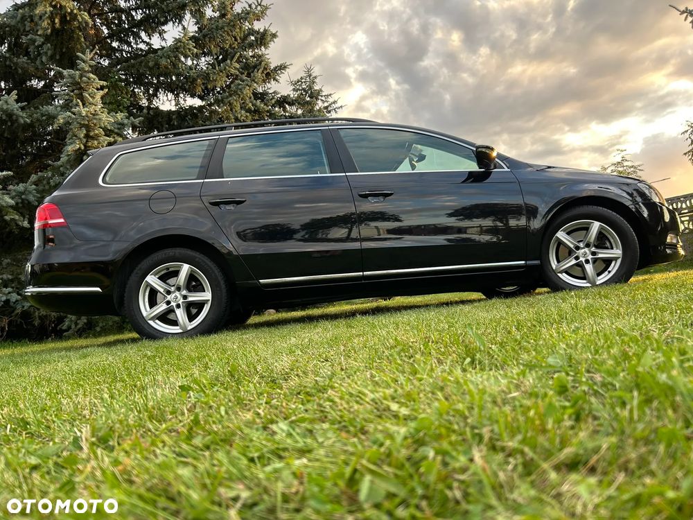 Volkswagen Passat - 1