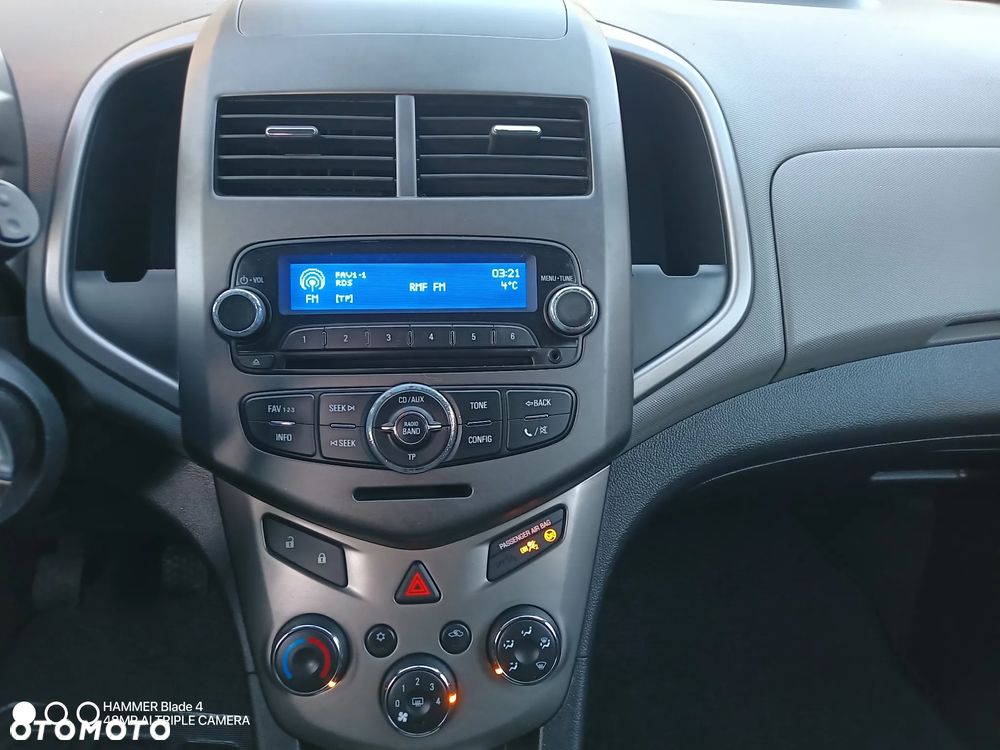 Chevrolet Aveo 1.2 LT - 12