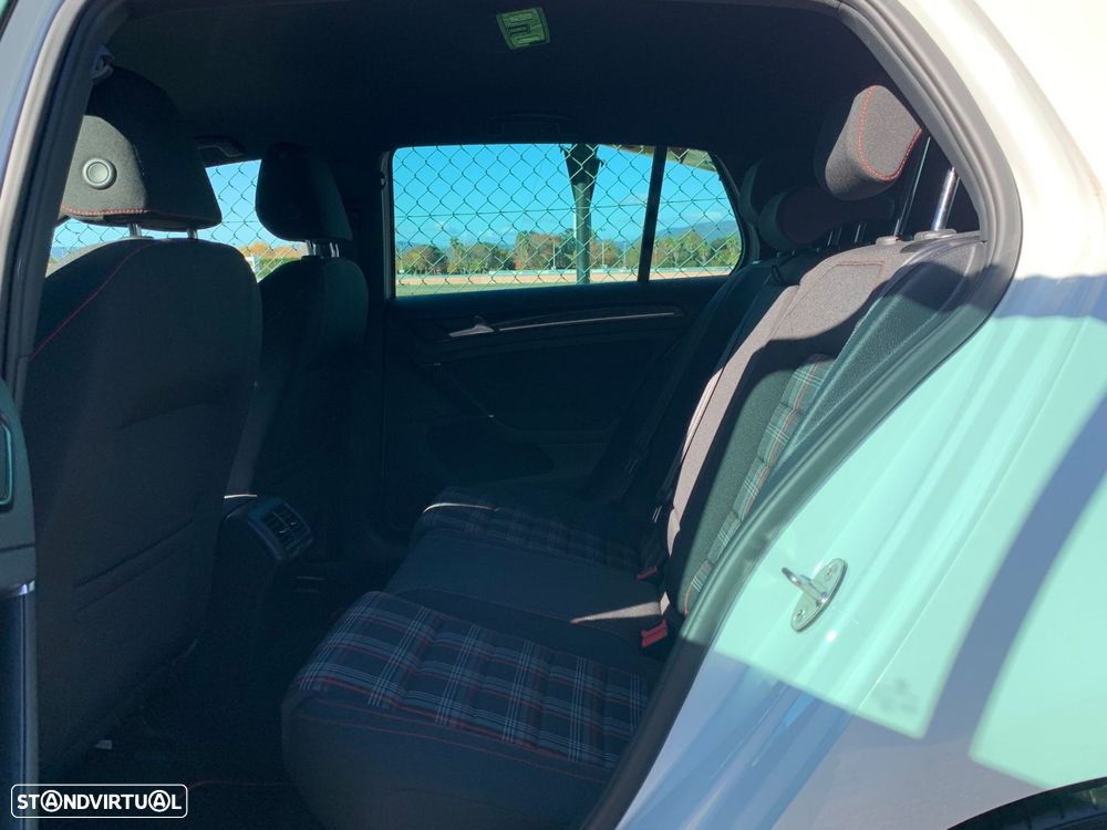 VW Golf 2.0 TSi GTi - 13