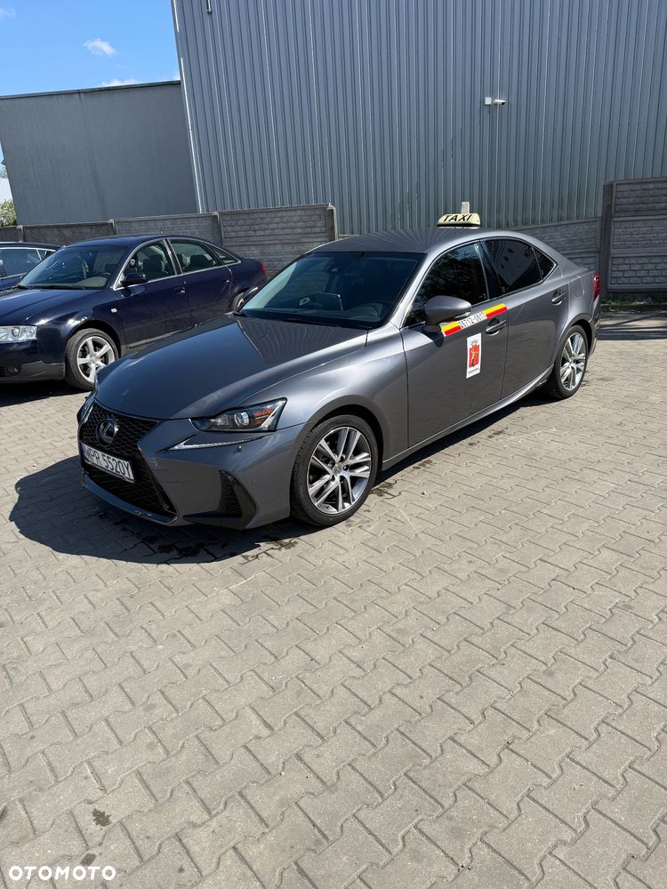 Lexus IS - 3