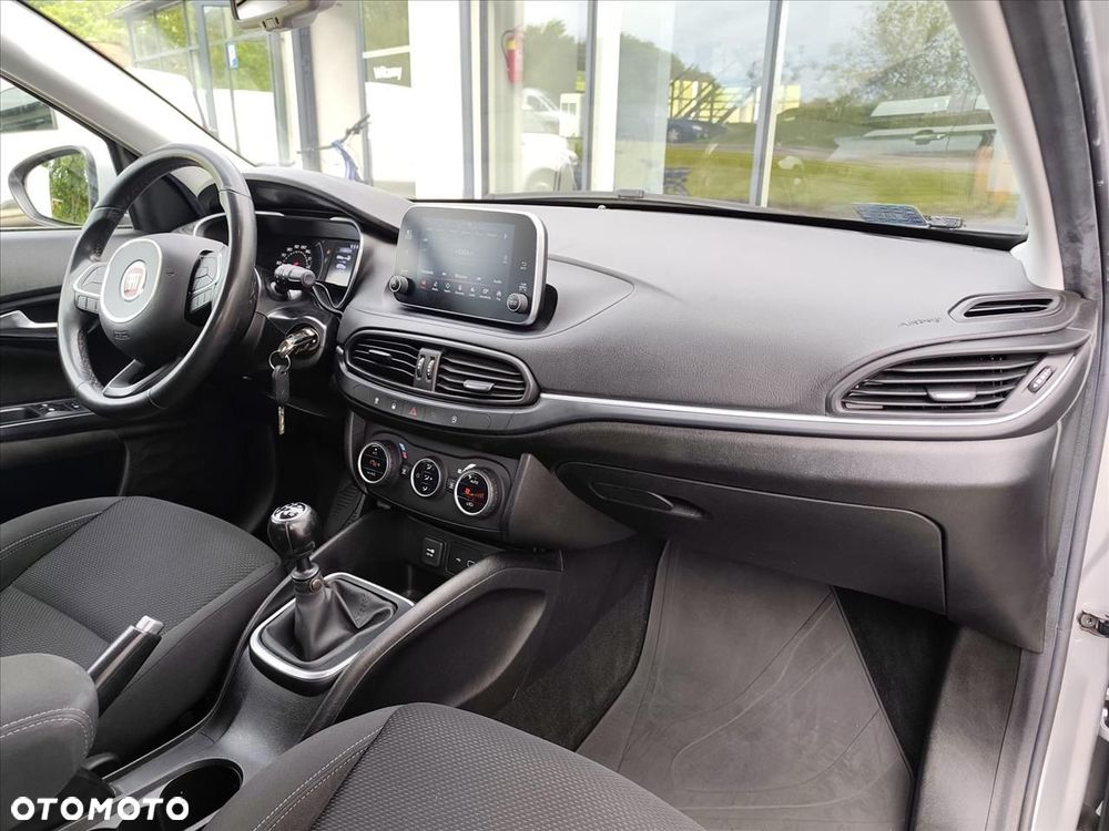 Fiat Tipo 1.4 16v Lounge EU6d - 11