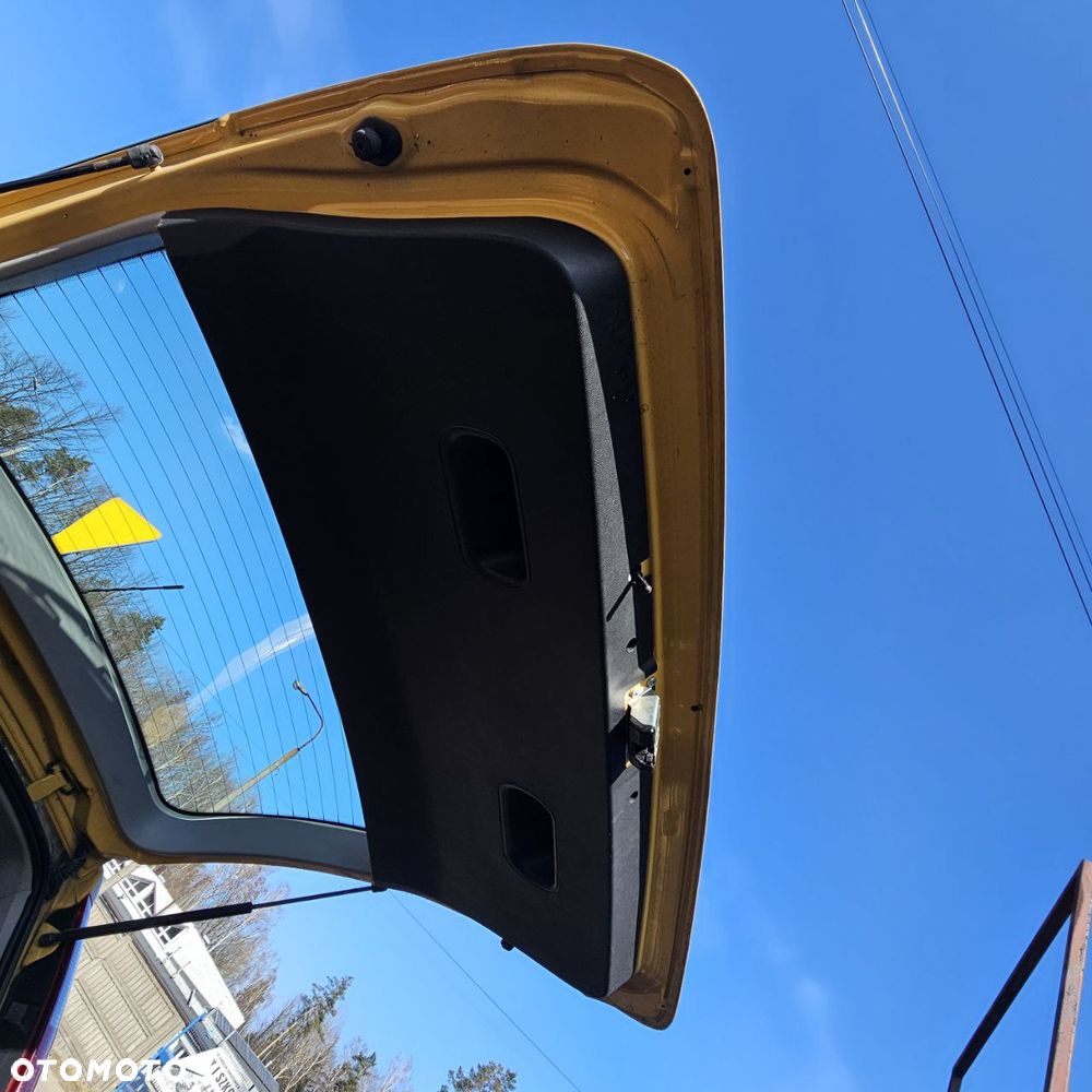 Klapa bagażnika / Opel Meriva / kod lak: 40K   Yellow Punch - 3