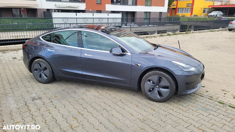 Tesla Model 3 Standard Reichweite Plus Hinterradantrieb - 2
