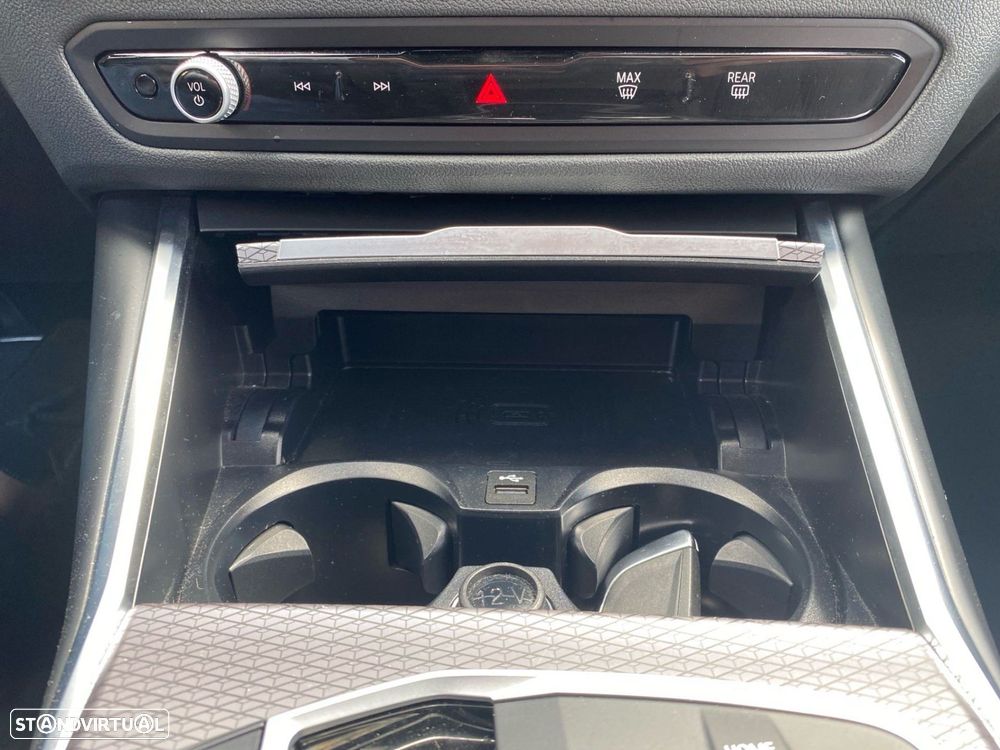 BMW 330 e Pack Desportivo M Auto - 15