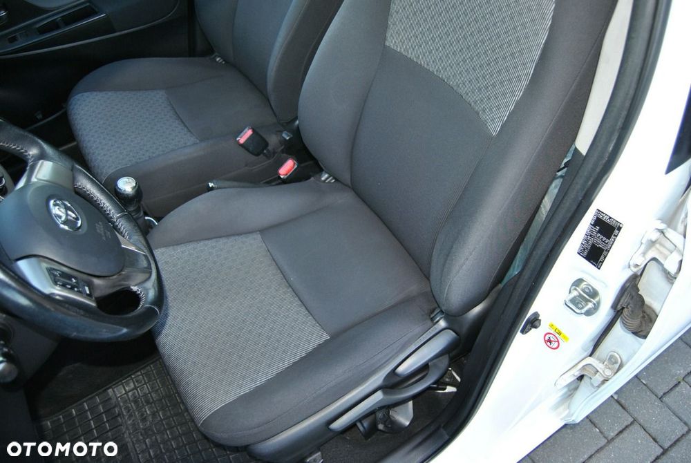 Toyota Yaris - 16