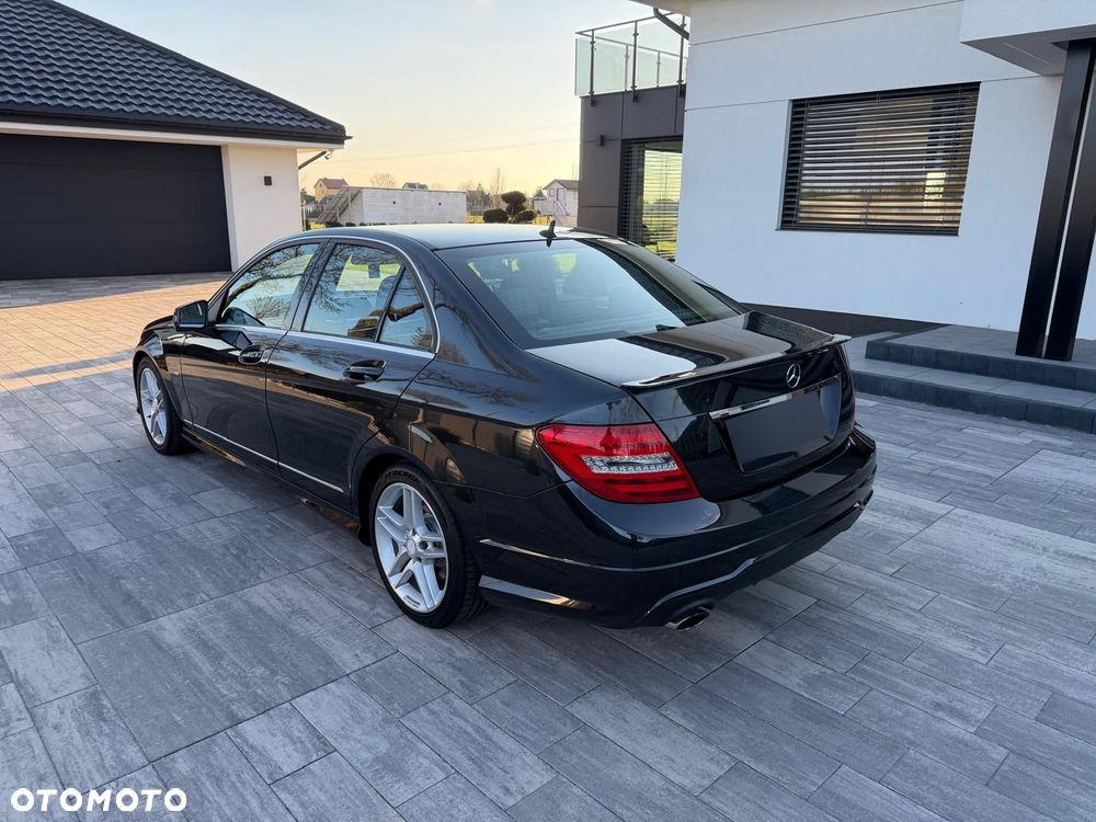 Mercedes-Benz Klasa C 200 (BlueEFFICIENCY) 7G-TRONIC Avantgarde - 2