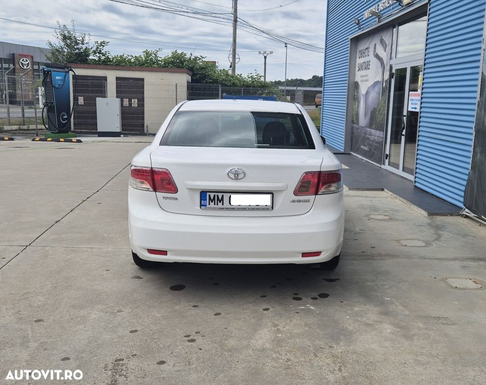 Toyota Avensis 2.0 D-4D Executive - 8