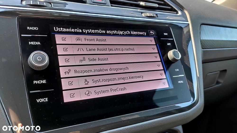 Volkswagen Tiguan - 25