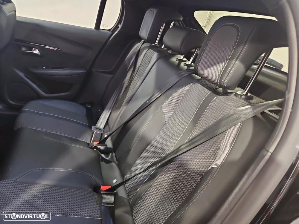 Peugeot e-208 - 10