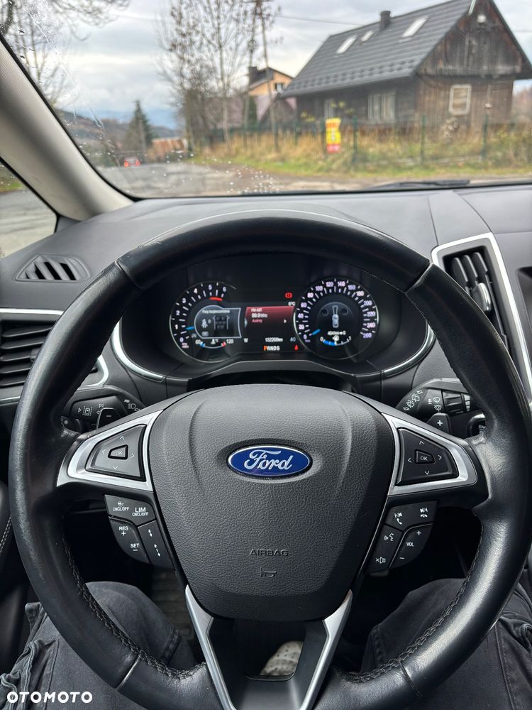 Ford S-Max - 17