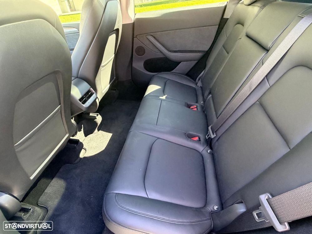 Tesla Model Y RWD - 12