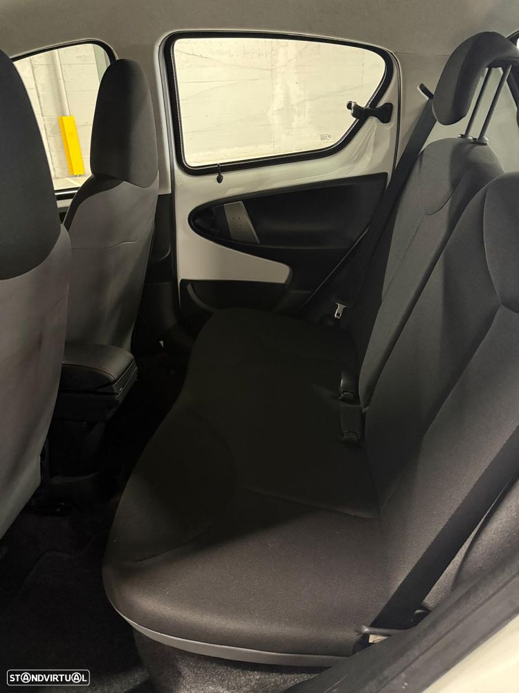 Toyota Aygo 1.0 + AC - 8