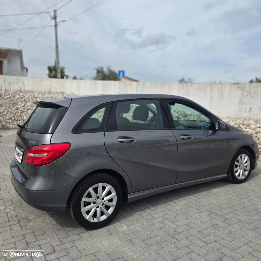 Mercedes-Benz A 200 CDI (BlueEFFICIENCY) Urban - 9