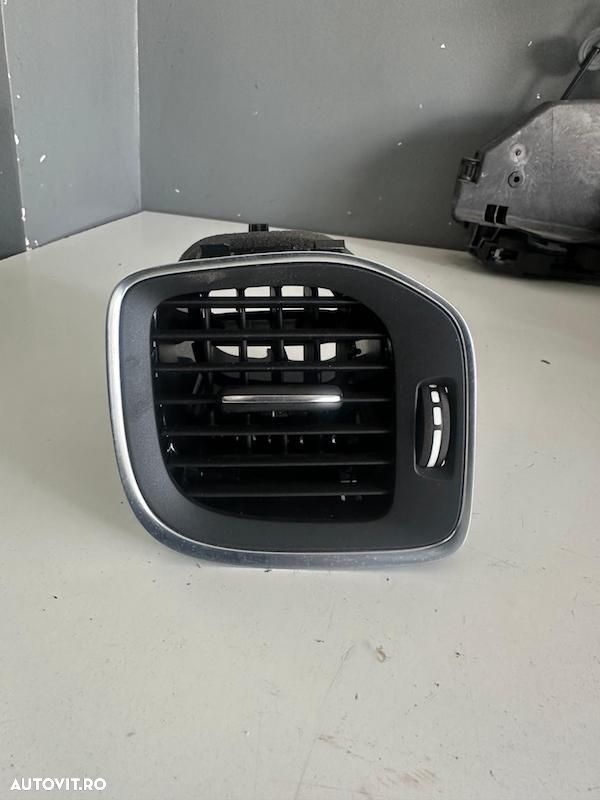 Grila aerisire bord stanga fata Volvo V40 S60 V60 30791697 31393996