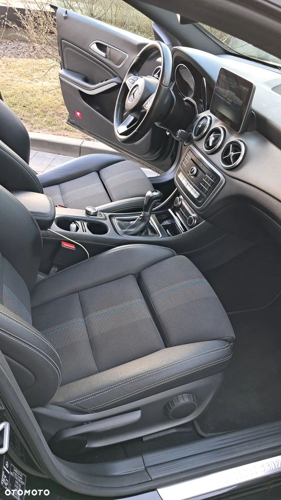 Mercedes-Benz CLA 180 UrbanStyle Edition - 11