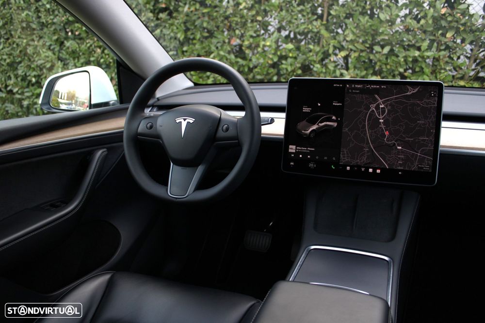 Tesla Model Y Long Range Dual Motor AWD - 24