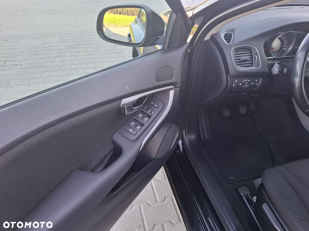 Volvo V40 D2 Kinetic - 9