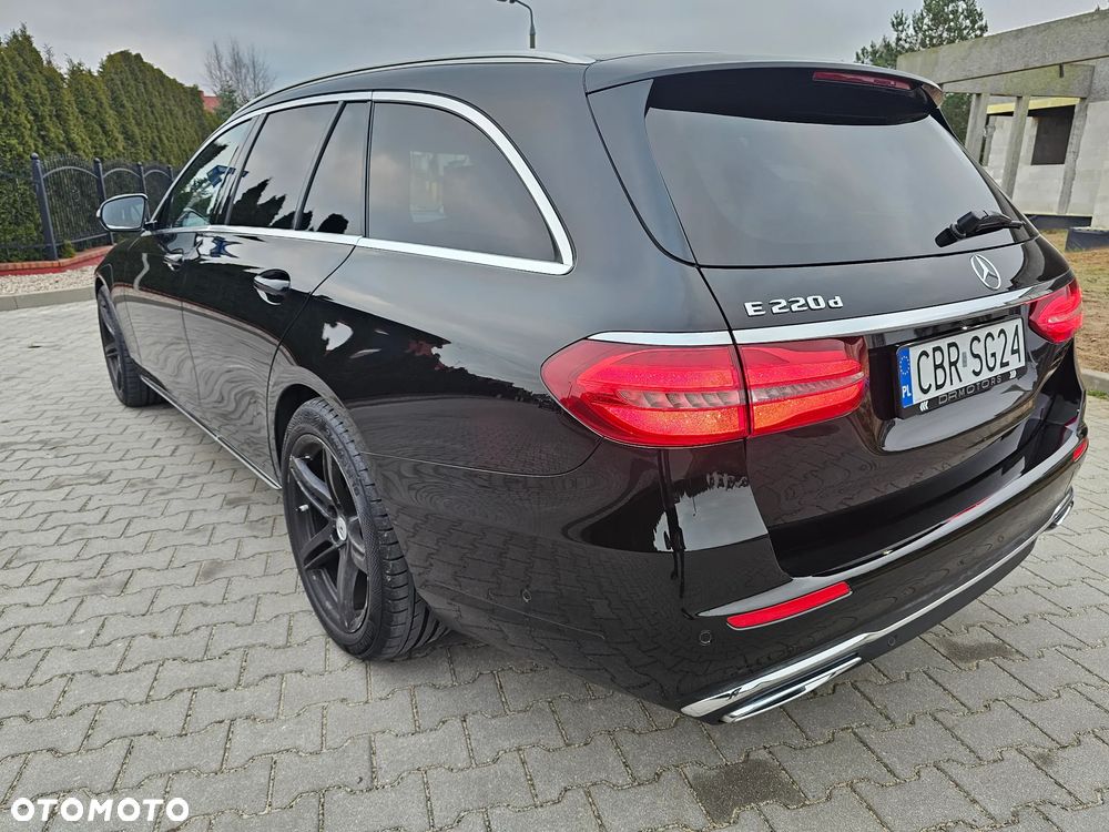 Mercedes-Benz Klasa E 220 d 9G-TRONIC Exclusive - 4