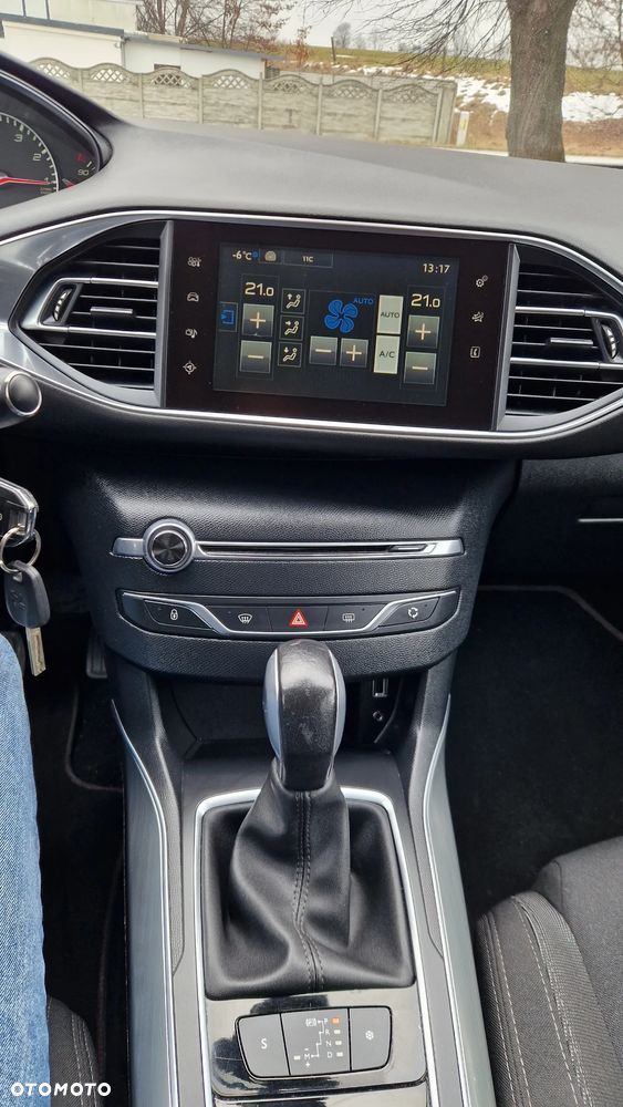 Peugeot 308 1.2 PureTech Allure S&S - 13