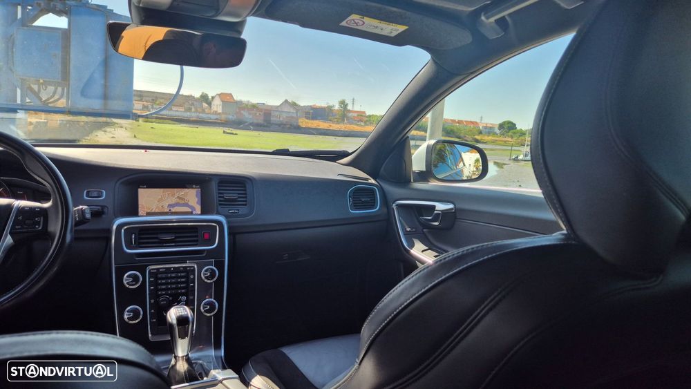 Volvo V60 2.0 D2 R-Design Momentum - 14