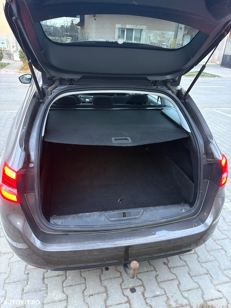 Peugeot 308 1.2 L PureTech Turbo Allure - 22