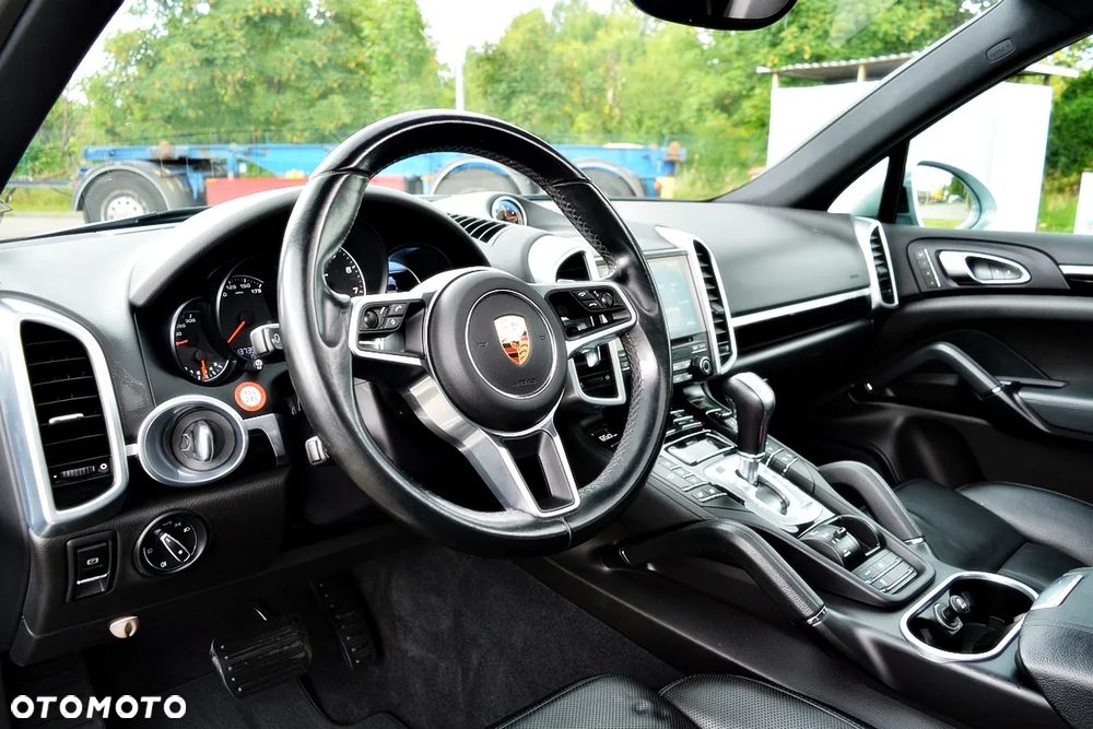 Porsche Cayenne Platinum Edition - 31