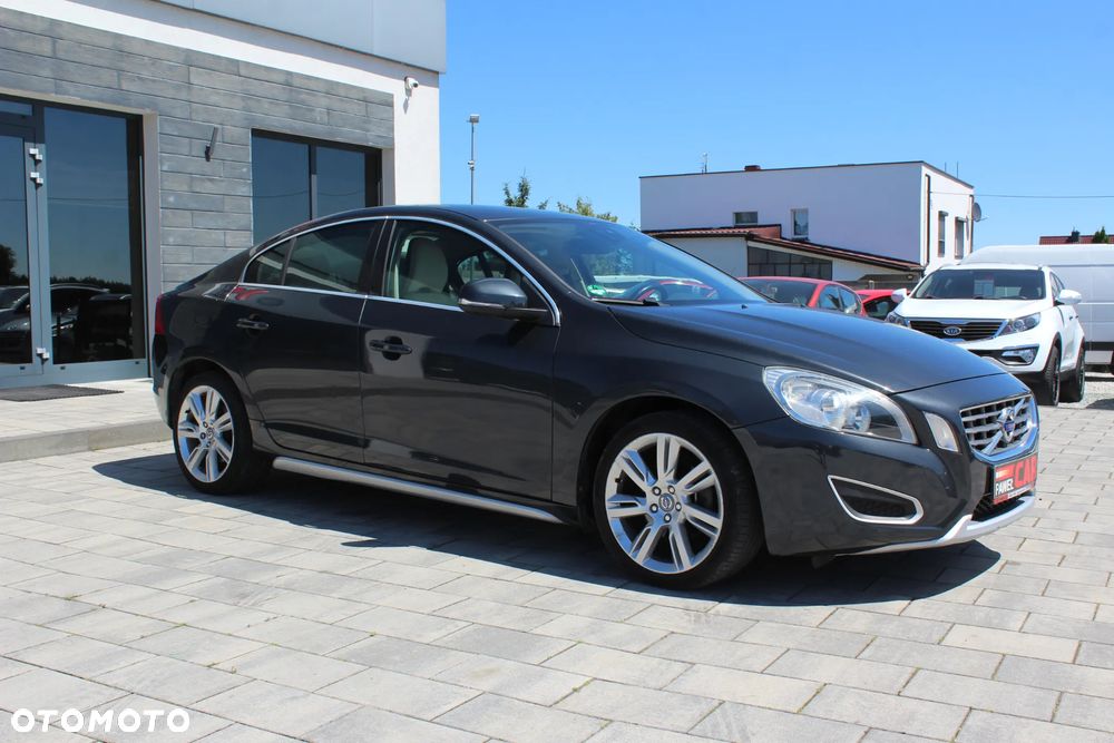 Volvo S60 T3 Summum - 12