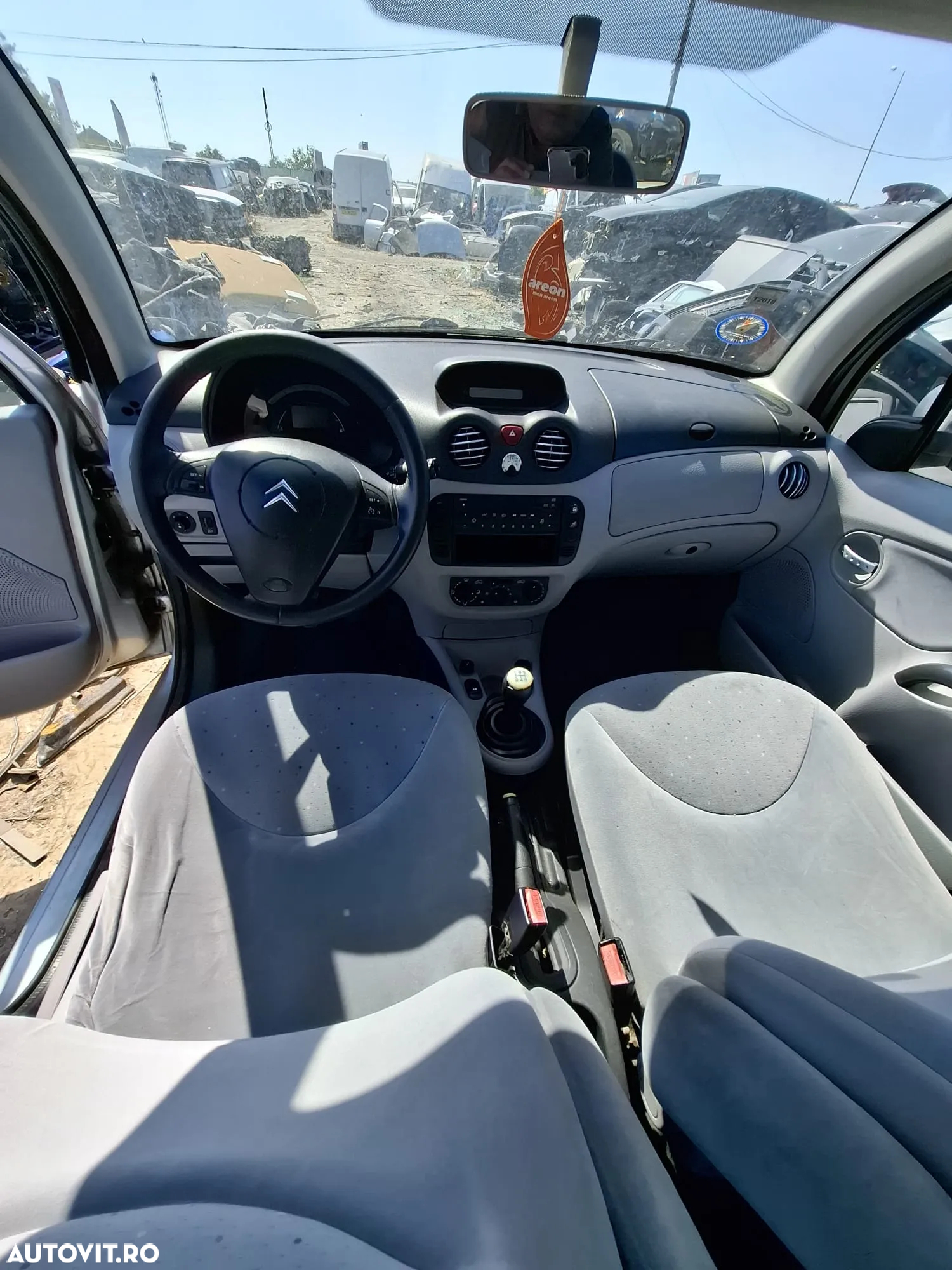 Dezmembrez Citroen c3 1.6i - 9