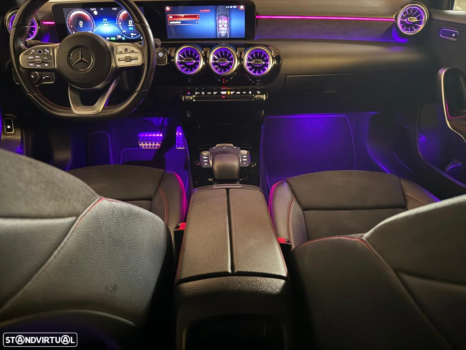 Mercedes-Benz A 250 Limousine e AMG Line - 35