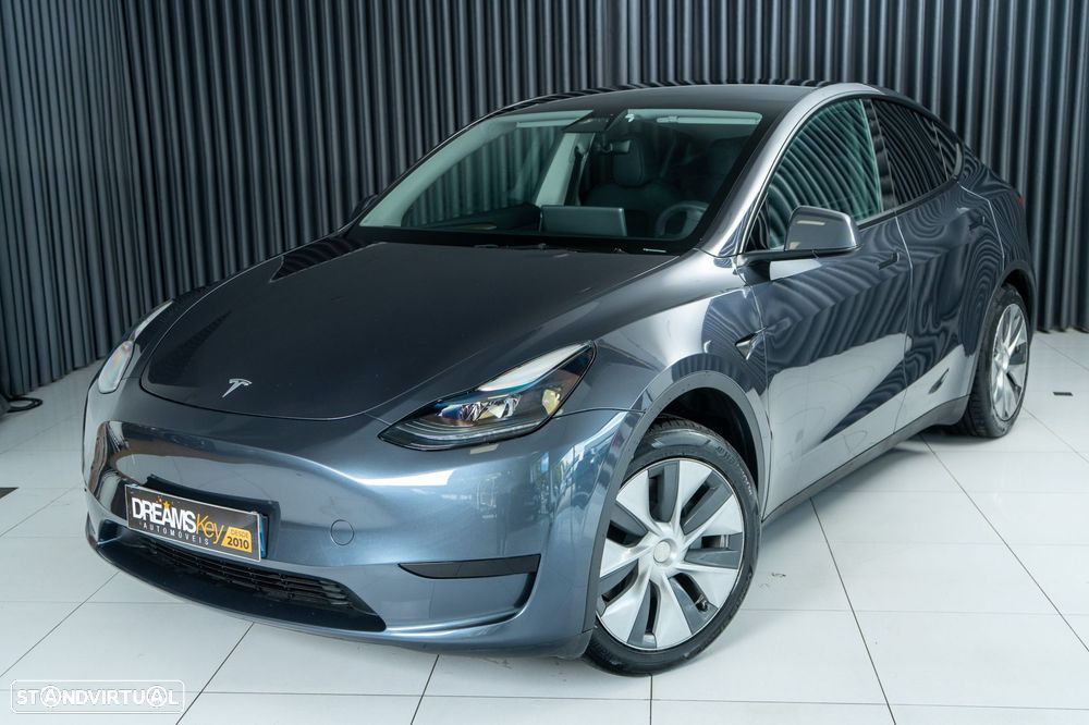 Tesla Model Y Standard RWD - 24