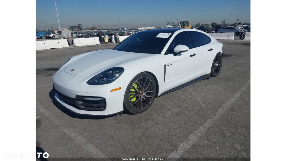 Porsche Panamera - 1