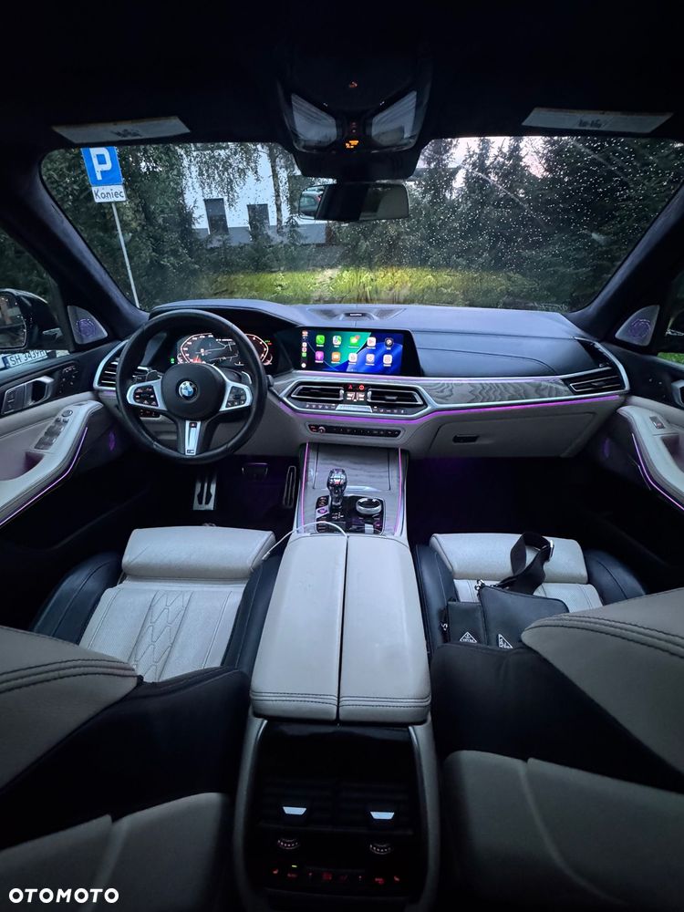 BMW X7 M50i sport - 11