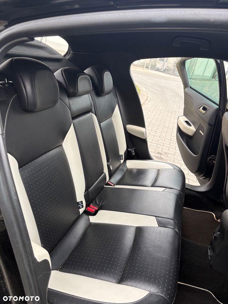 Citroën DS4 1.6 e-HDi SoChic MCP - 13