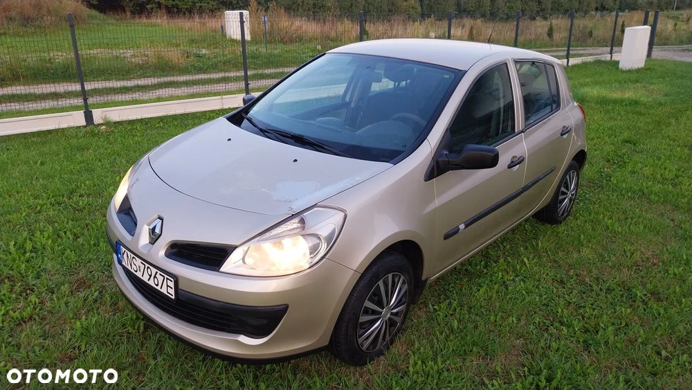 Renault Clio - 1