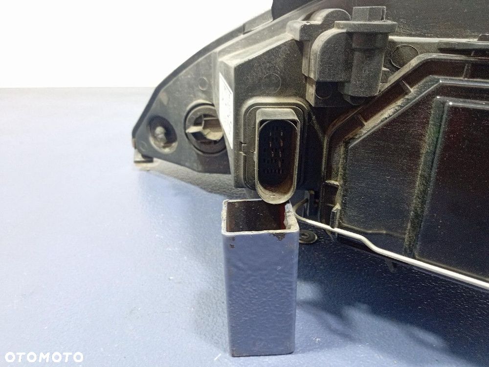 FORD FOCUS MK1 LIFT 01- REFLEKTOR PRAWY LAMPA EU 20-6347 - 6