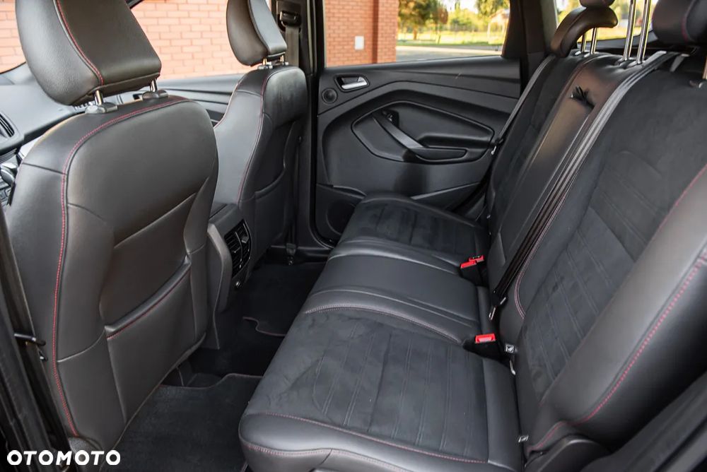 Ford Kuga 2.0 TDCi 4x4 ST-Line - 26