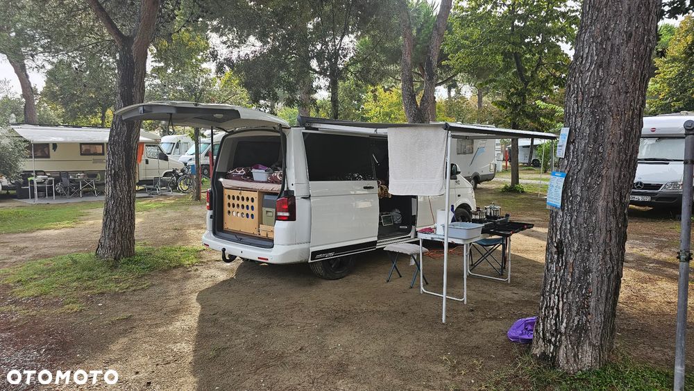 Volkswagen Multivan - 24