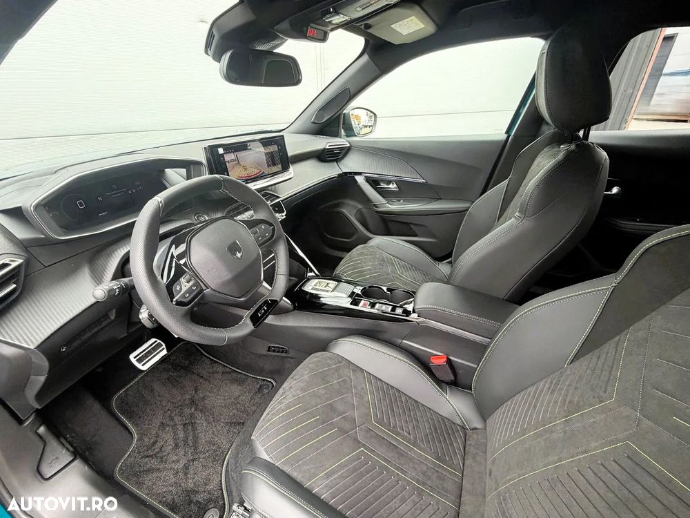 Peugeot 2008 1.2L e-DCS6 MHEV GT - 5