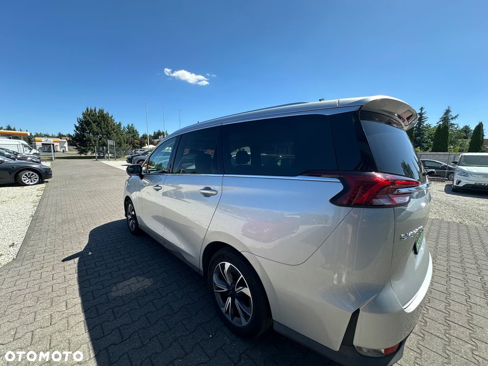 Maxus Euniq 5 - 12