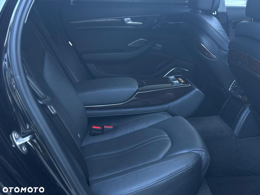 Audi A8 - 35