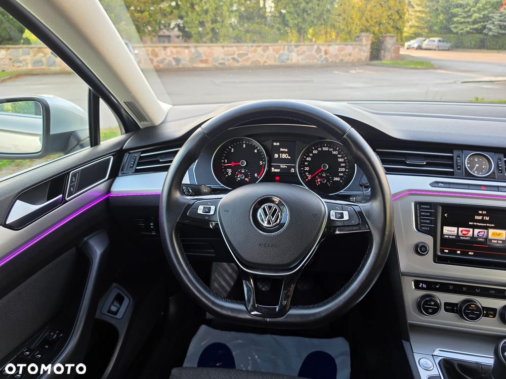 Volkswagen Passat 2.0 TDI (BlueMotion Technology) Comfortline - 32