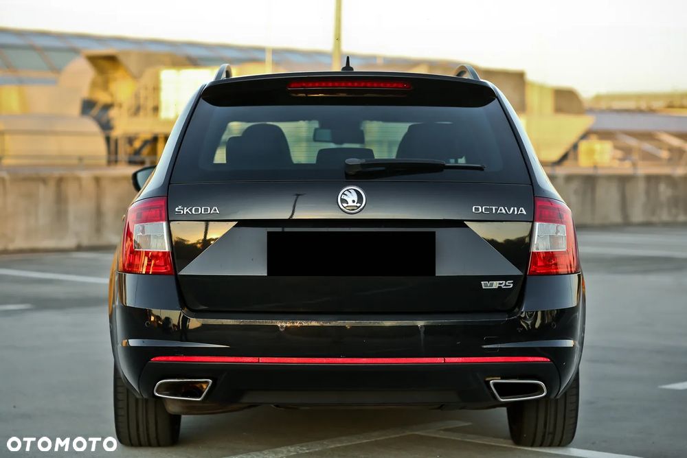 Skoda Octavia 2.0 TDI DSG RS - 14