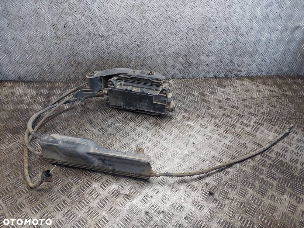 HAMULEC RĘCZNY ELEKTRYCZNY RENAULT SCENIC II 8200418647 ID: 238294 - 1