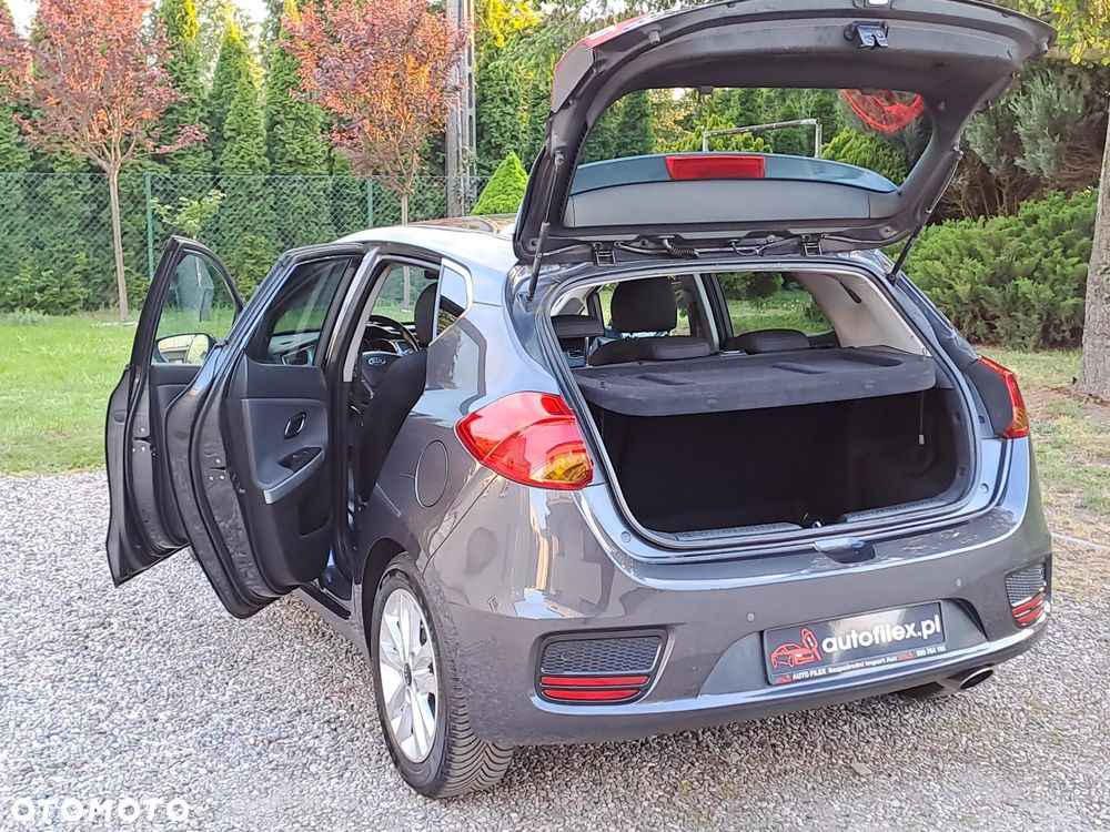 Kia Ceed - 12