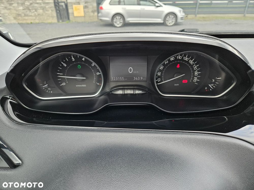 Peugeot 208 95 VTI Allure - 16