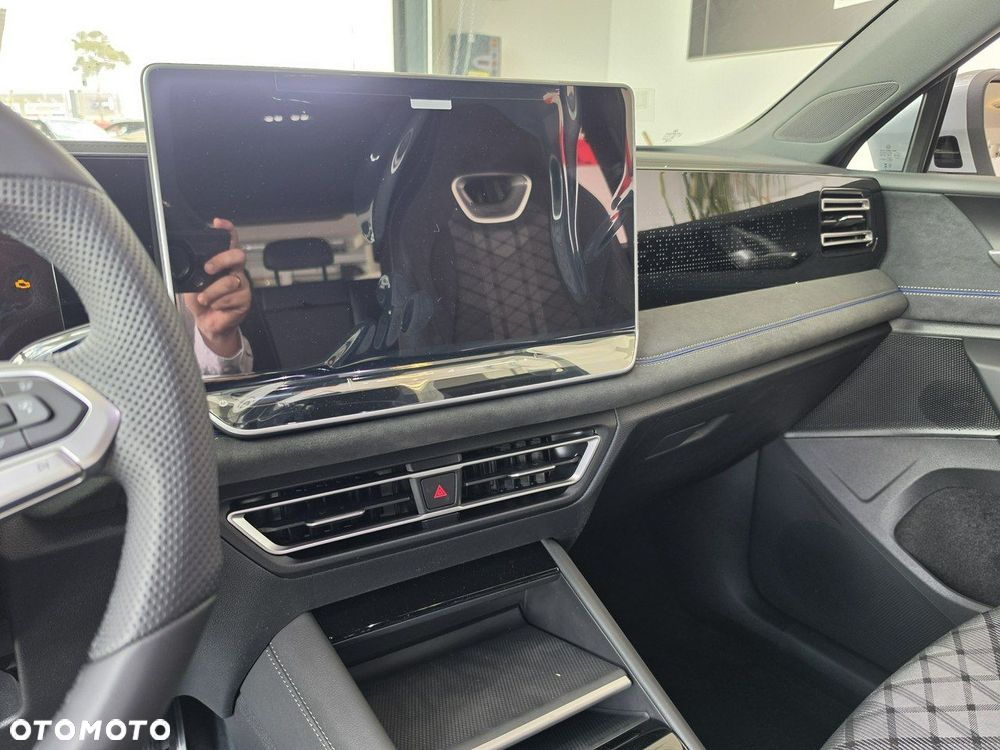 Volkswagen Tiguan 1.5 eTSI R-Line Plus DSG - 18