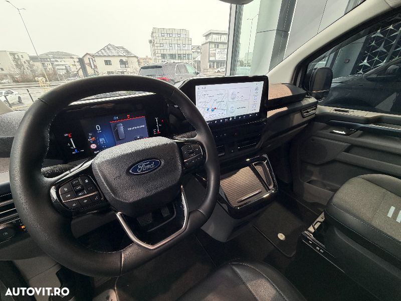 Ford Tourneo Custom - 11