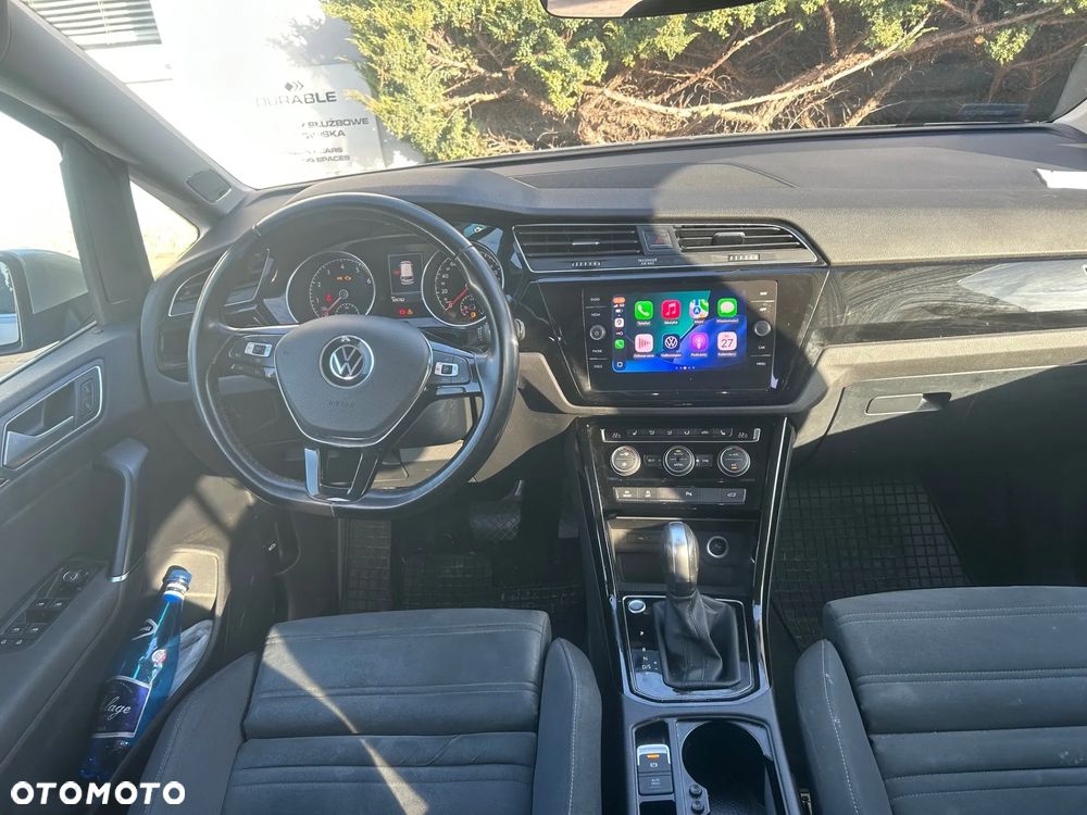 Volkswagen Touran - 10